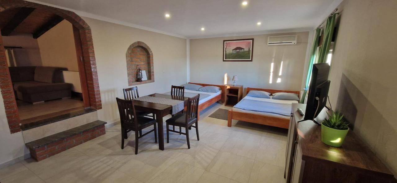 Guest House Blazevic Gornja Gracenica Ngoại thất bức ảnh