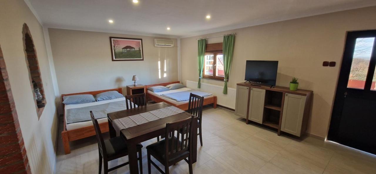 Guest House Blazevic Gornja Gracenica Ngoại thất bức ảnh