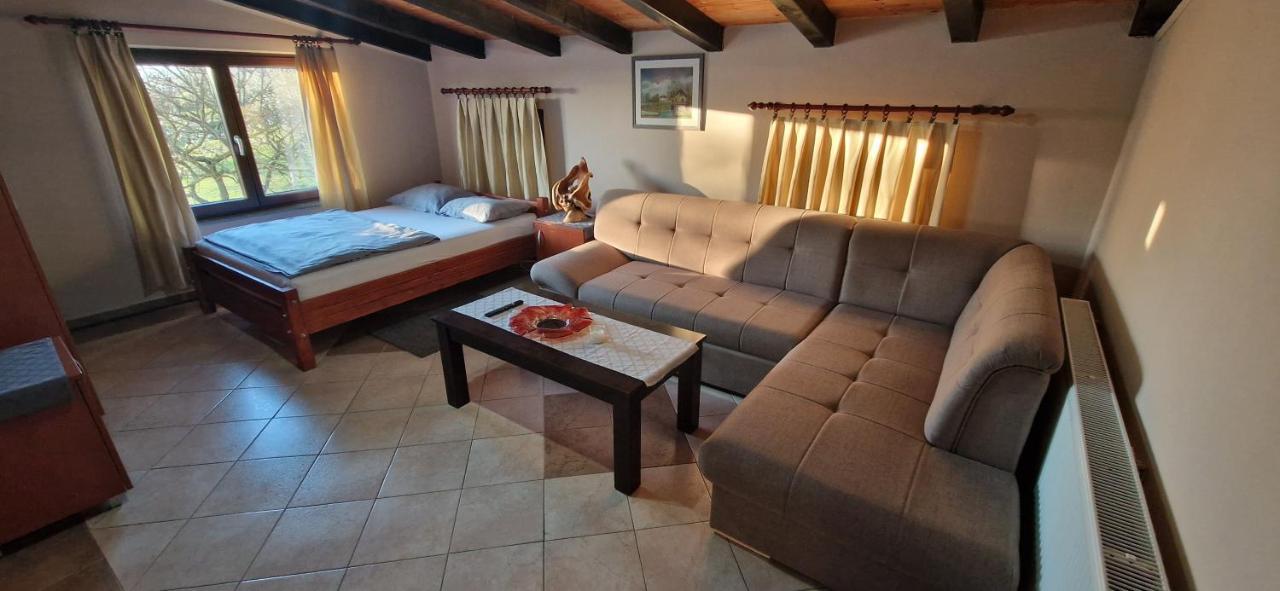 Guest House Blazevic Gornja Gracenica Ngoại thất bức ảnh