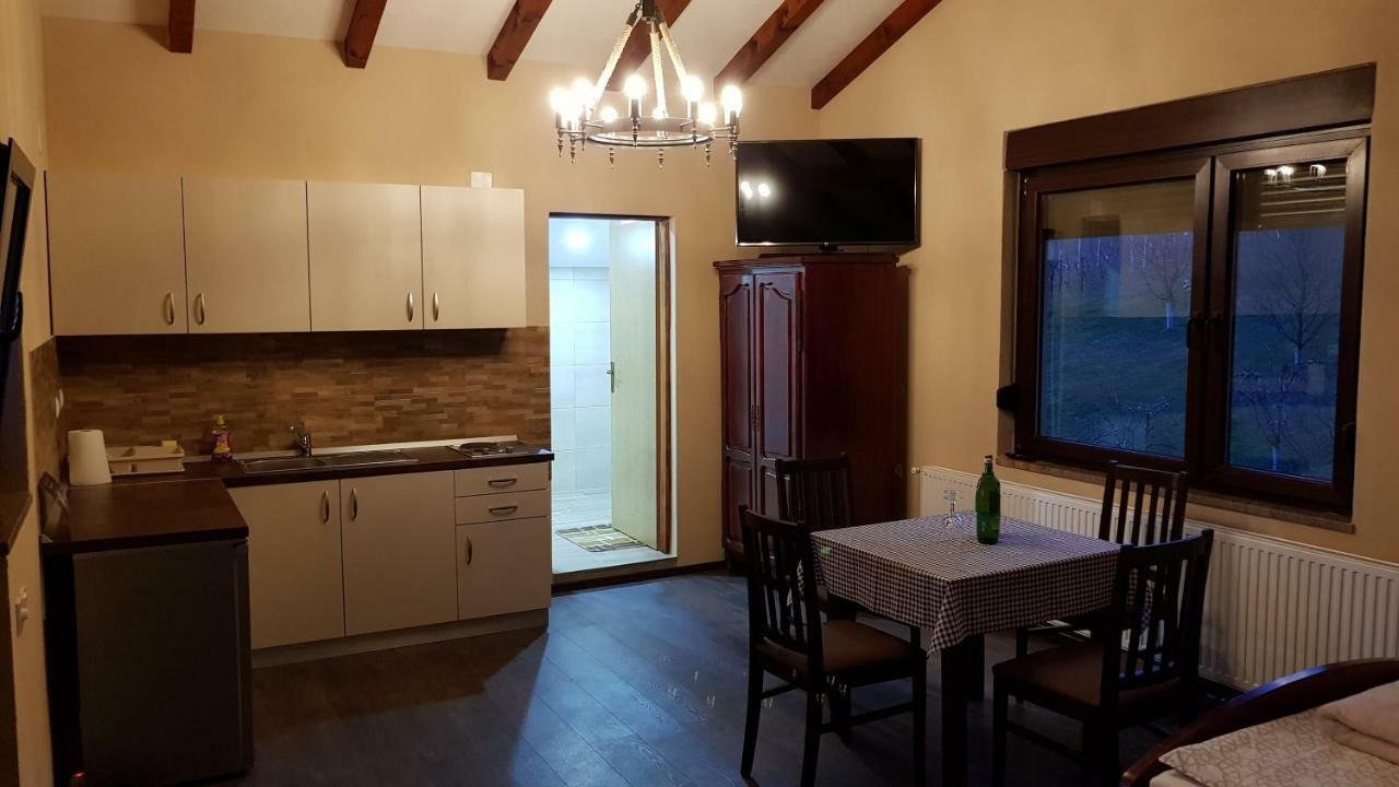 Guest House Blazevic Gornja Gracenica Ngoại thất bức ảnh